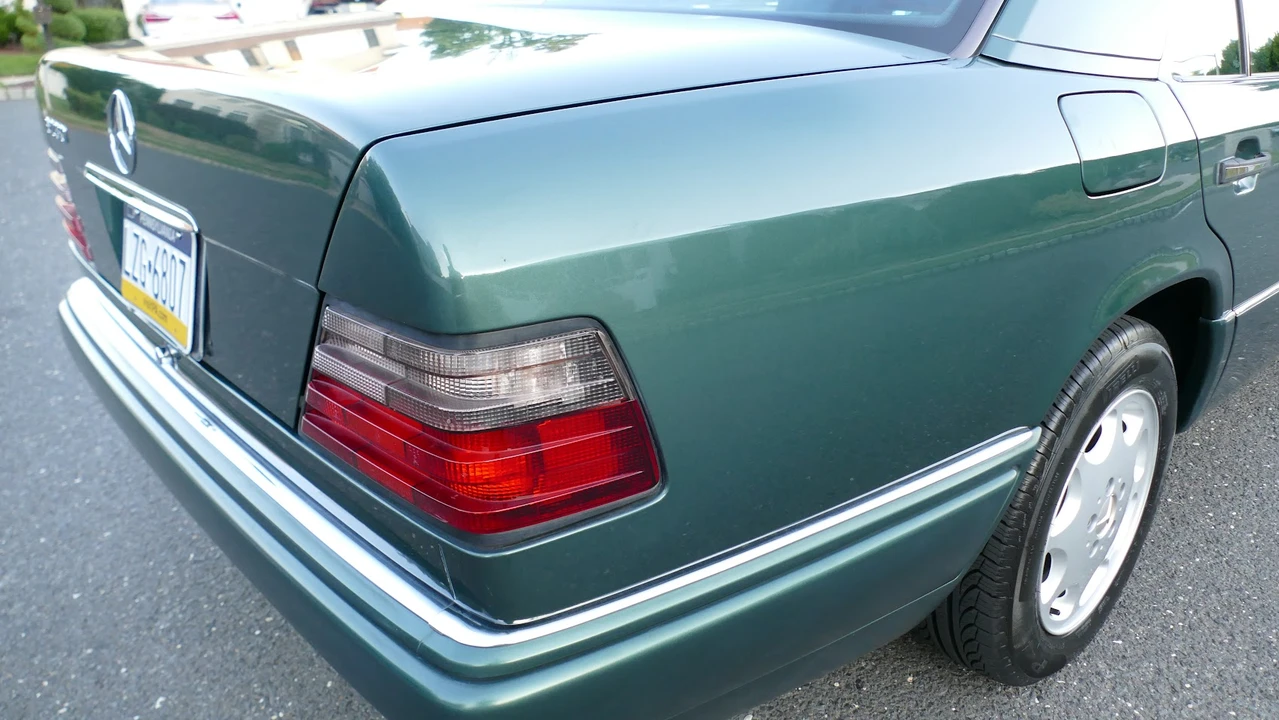 1995 Mercedes-Benz W124 E-Class - Image 30 of 31