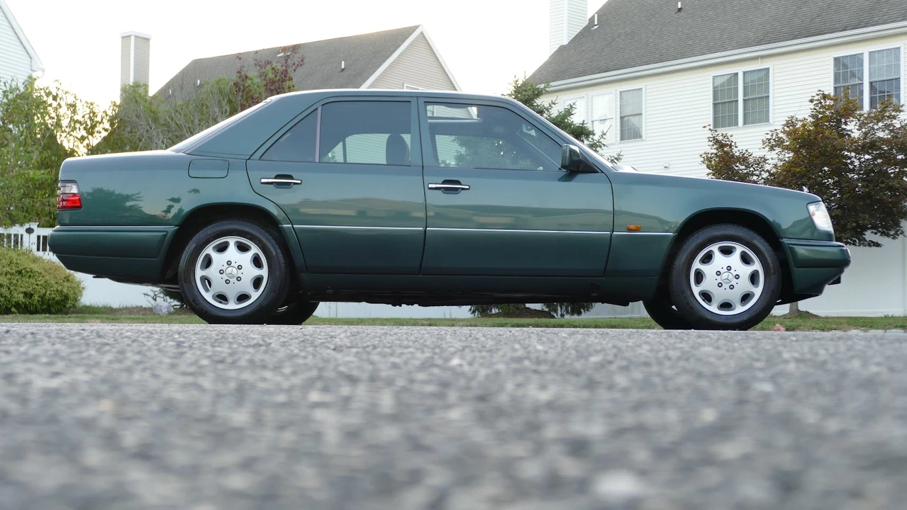 1995 Mercedes-Benz W124 E-Class - Image 9 of 31