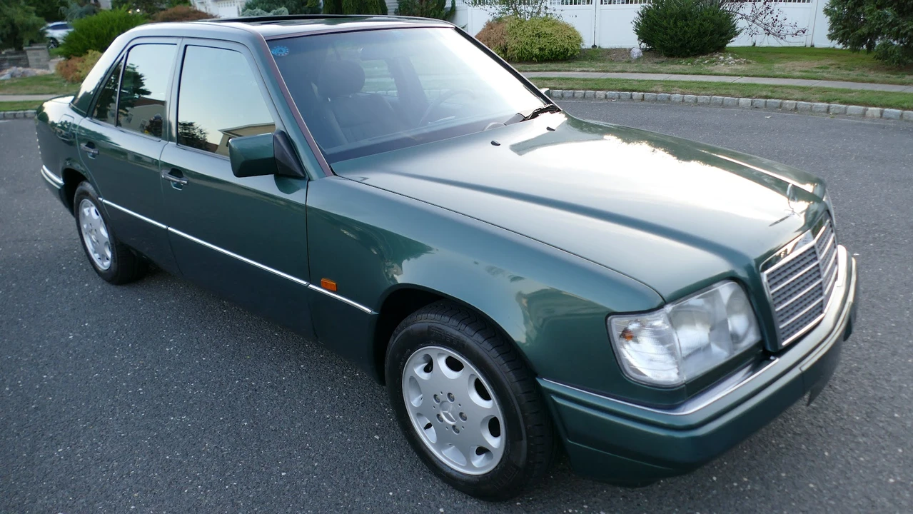 1995 Mercedes-Benz W124 E-Class - Image 12 of 31