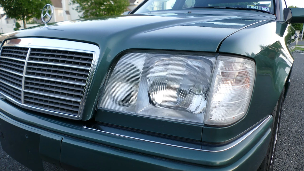 1995 Mercedes-Benz W124 E-Class - Image 15 of 31
