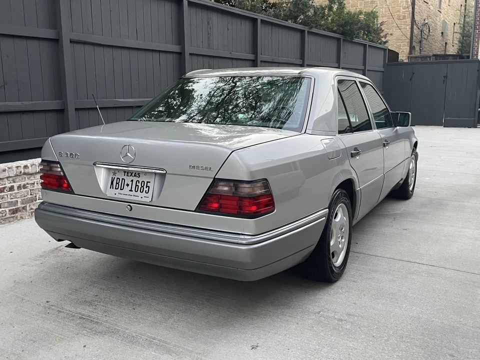 1995 Mercedes-Benz W124 E-Class - Image 18 of 31