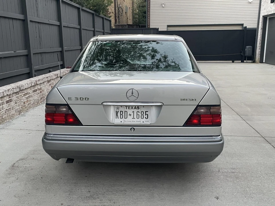 1995 Mercedes-Benz W124 E-Class - Image 12 of 31