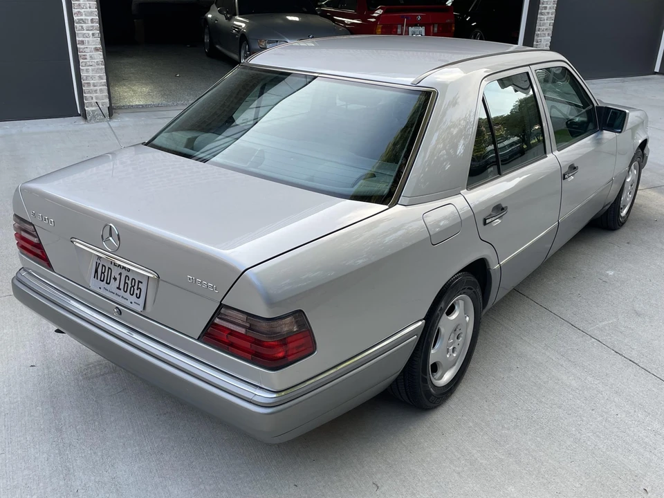 1995 Mercedes-Benz W124 E-Class - Image 23 of 31