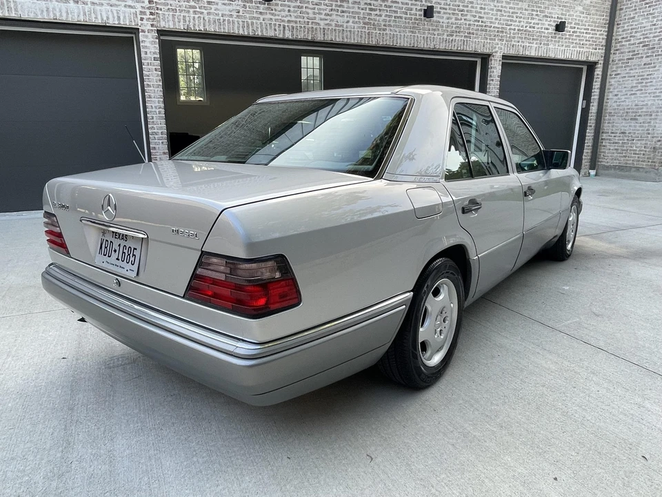 1995 Mercedes-Benz W124 E-Class - Image 20 of 31