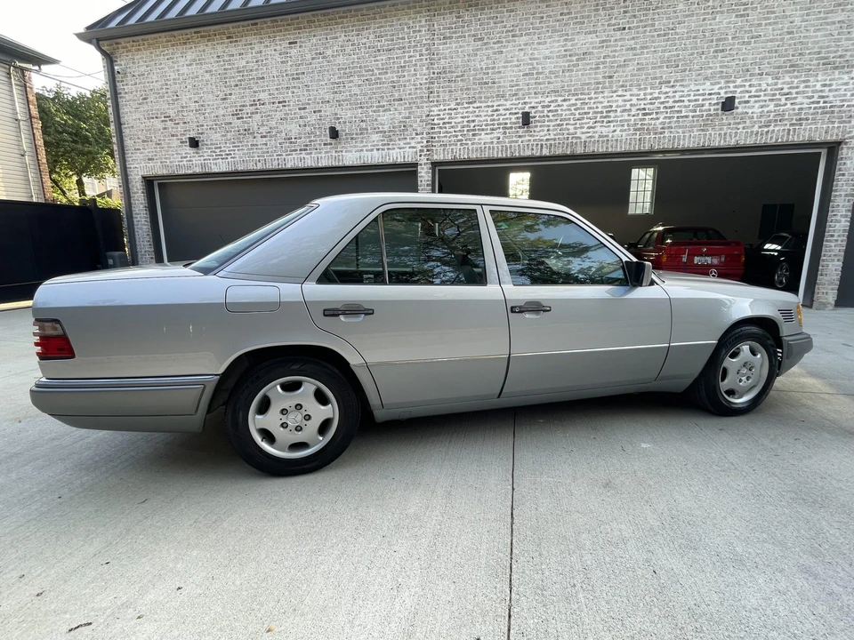 1995 Mercedes-Benz W124 E-Class - Image 25 of 31
