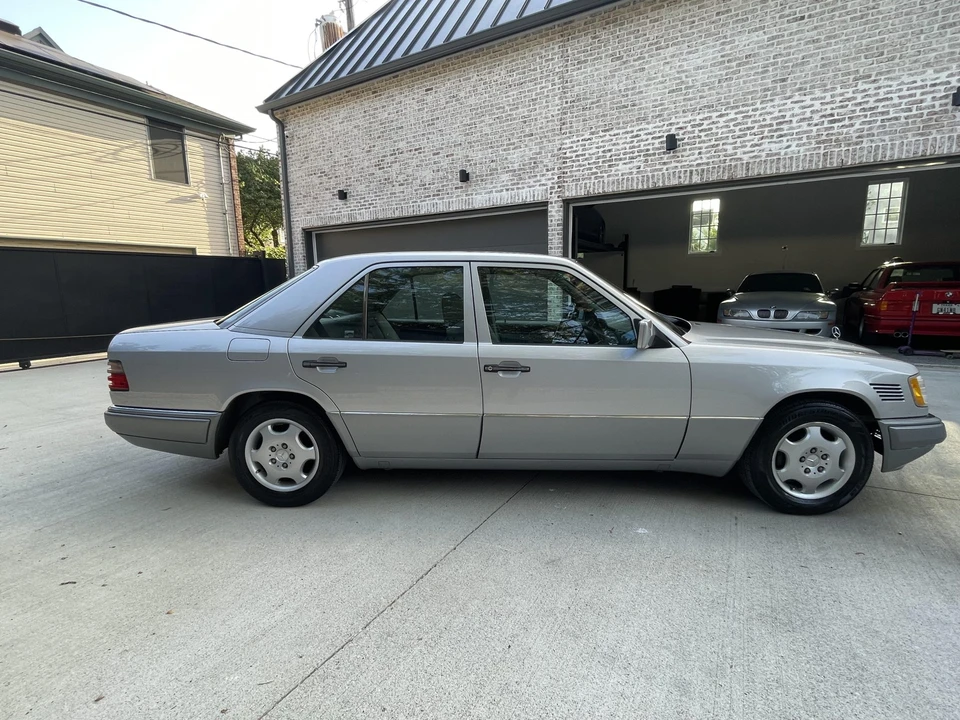 1995 Mercedes-Benz W124 E-Class - Image 27 of 31