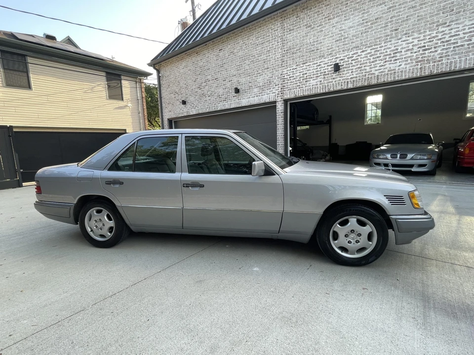 1995 Mercedes-Benz W124 E-Class - Image 29 of 31