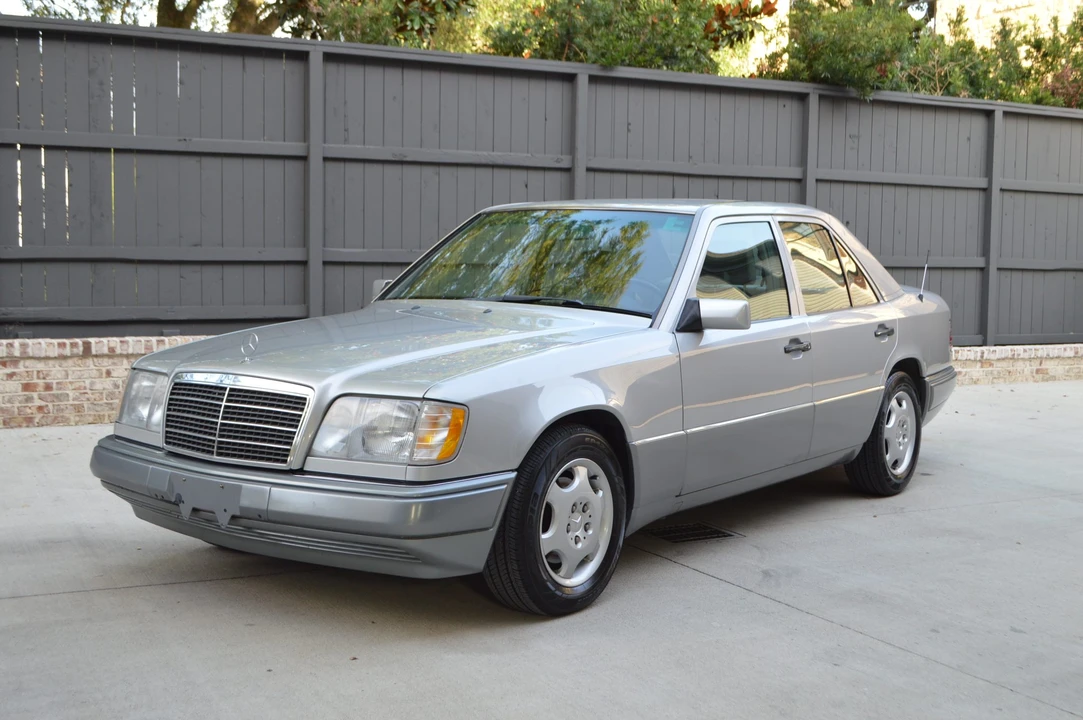 1995 Mercedes-Benz W124 E-Class - Image 3 of 31