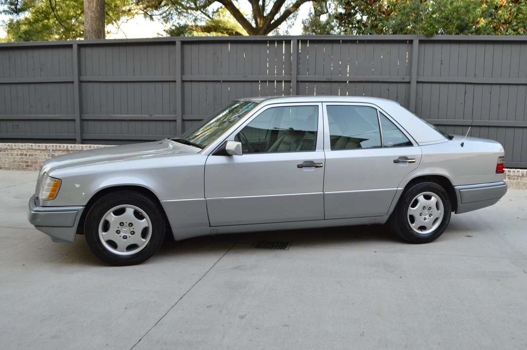1995 Mercedes-Benz W124 E-Class - Image 6 of 31