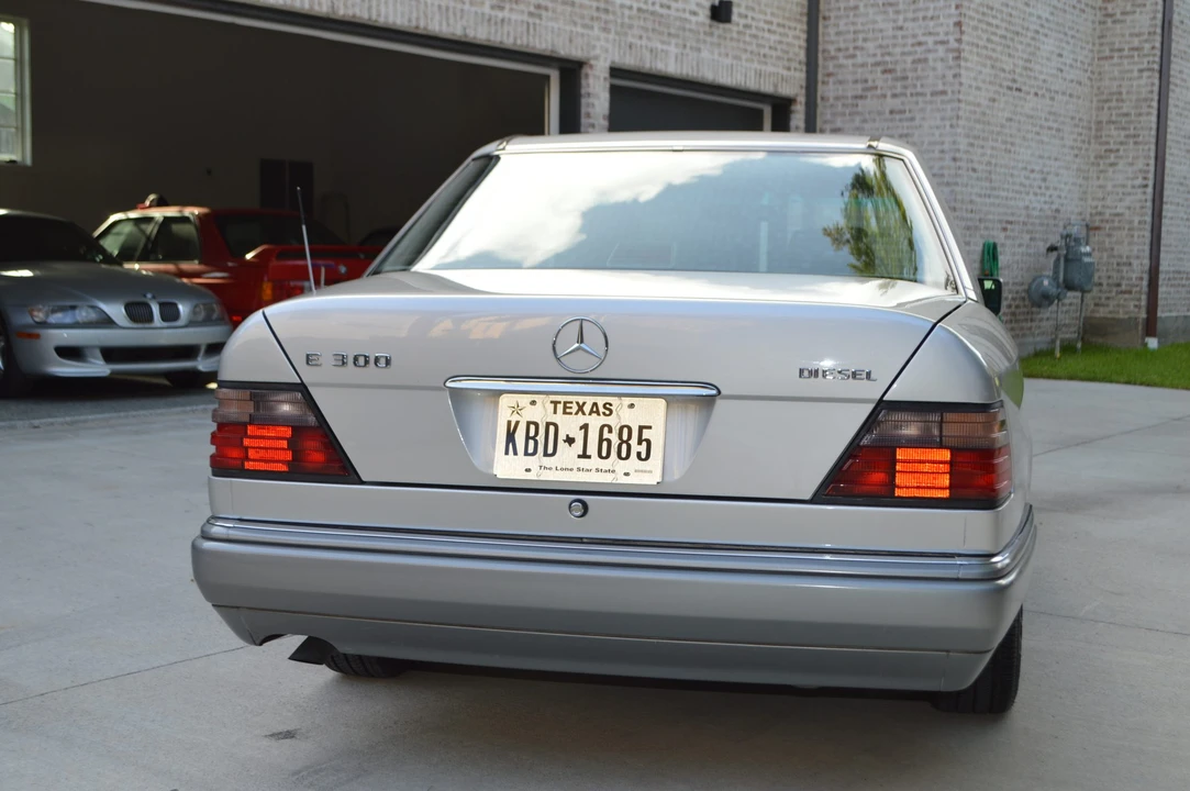 1995 Mercedes-Benz W124 E-Class - Image 14 of 31