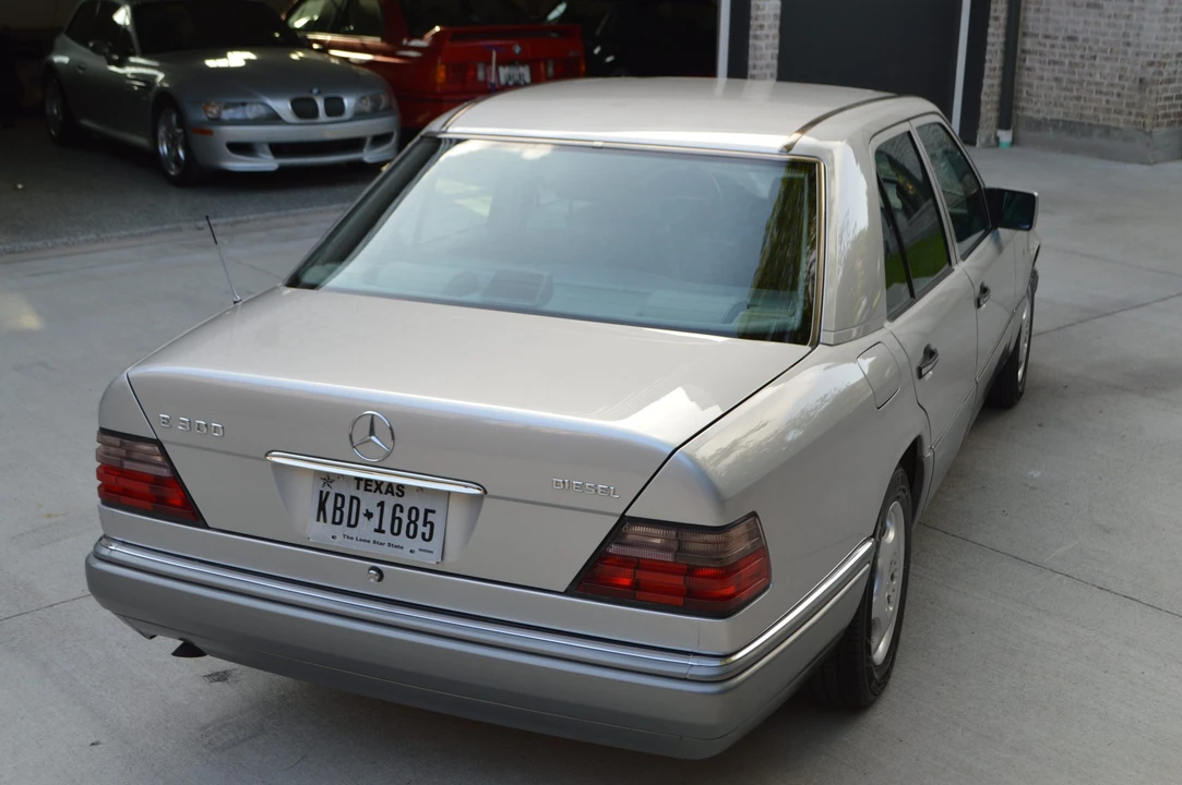 1995 Mercedes-Benz W124 E-Class - Image 17 of 31