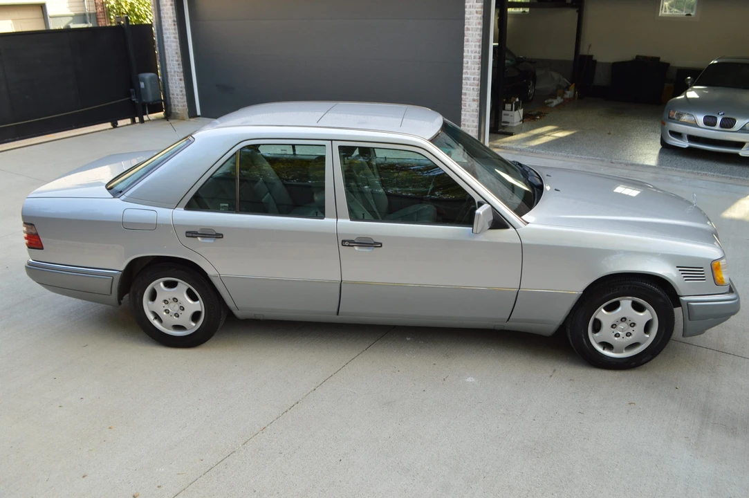 1995 Mercedes-Benz W124 E-Class - Image 26 of 31