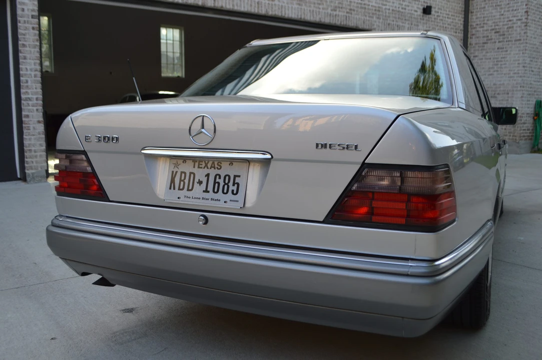 1995 Mercedes-Benz W124 E-Class - Image 16 of 31