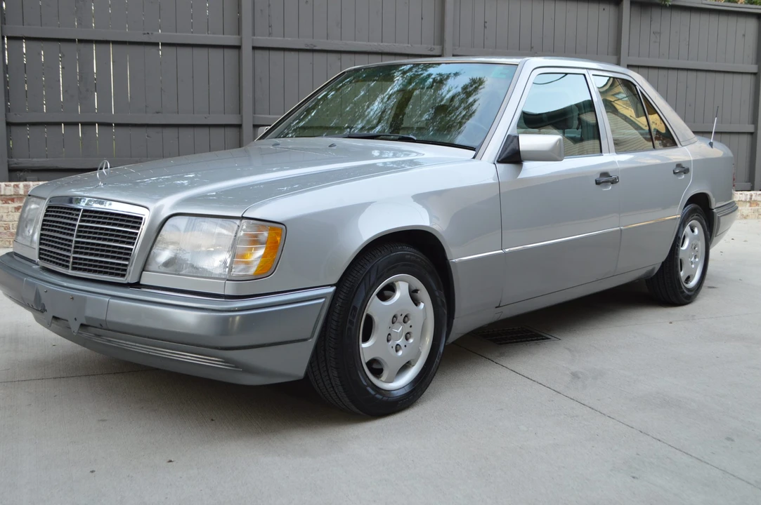 1995 Mercedes-Benz W124 E-Class - Image 4 of 31