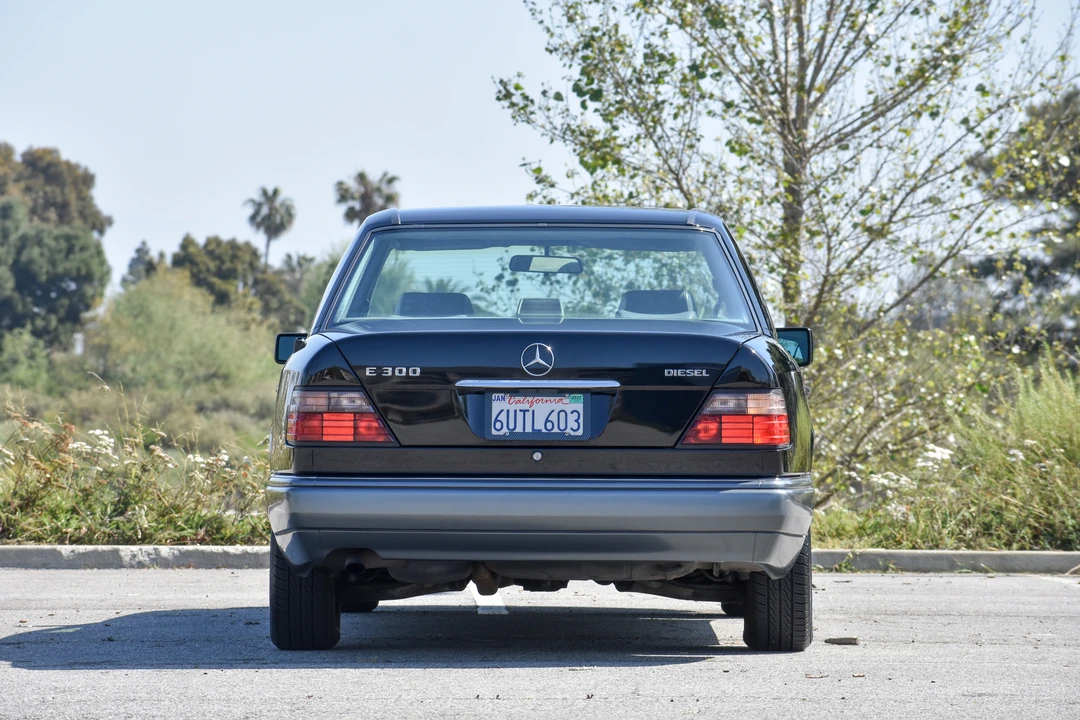 1995 Mercedes-Benz W124 E-Class - Image 8 of 31