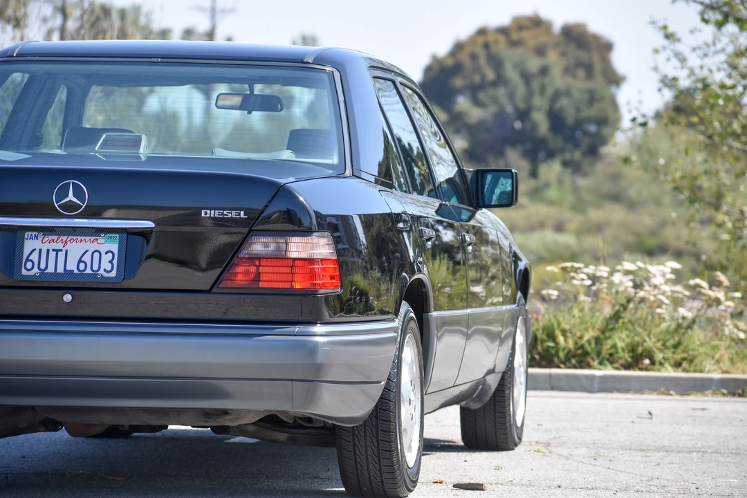 1995 Mercedes-Benz W124 E-Class - Image 27 of 31