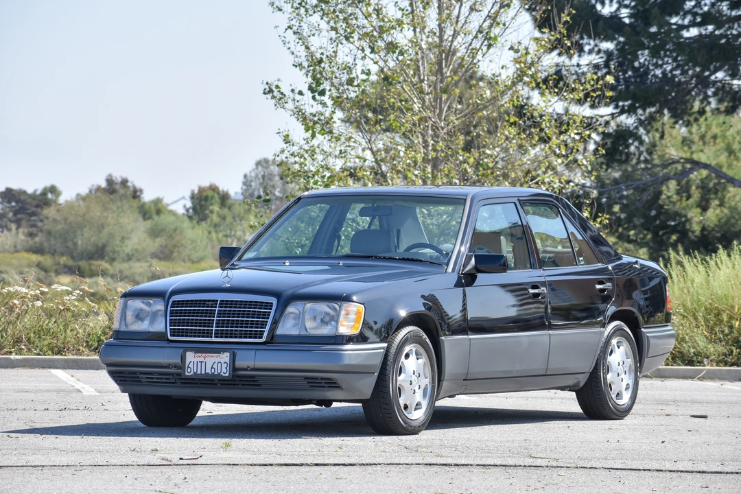 1995 Mercedes-Benz W124 E-Class - Image 2 of 31