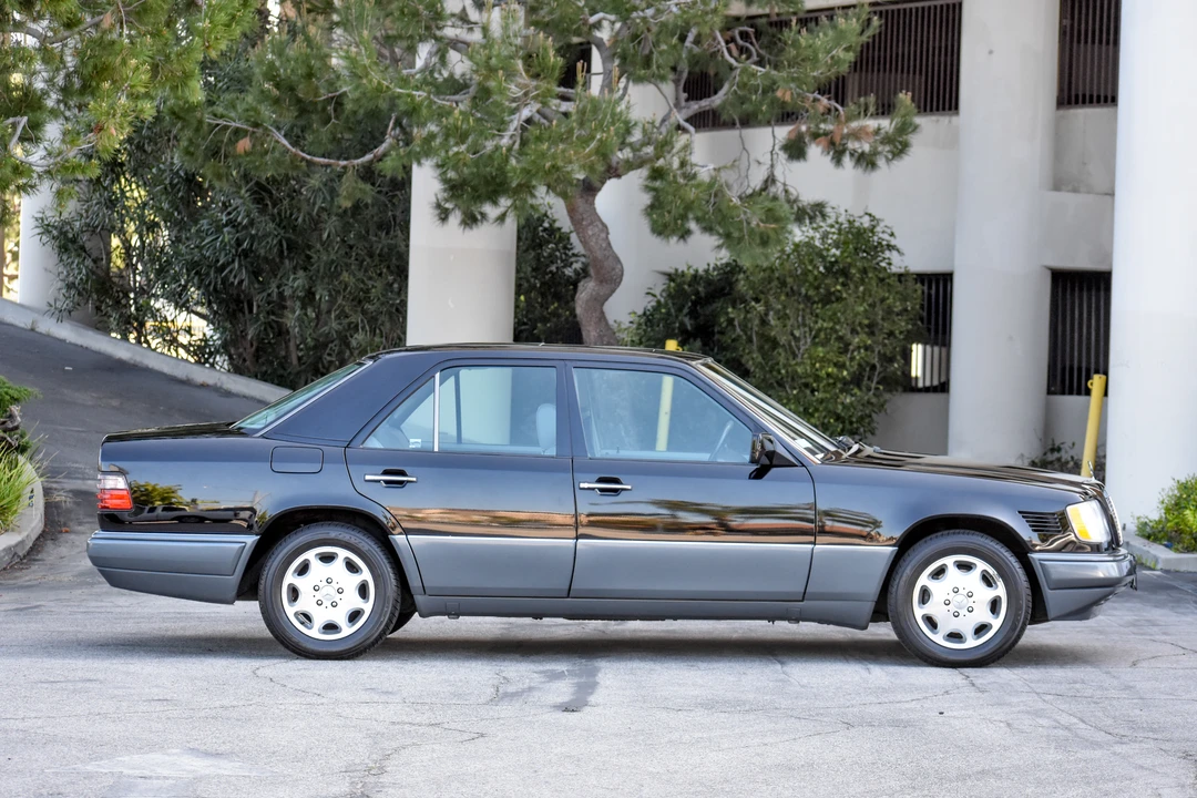 1995 Mercedes-Benz W124 E-Class - Image 13 of 31