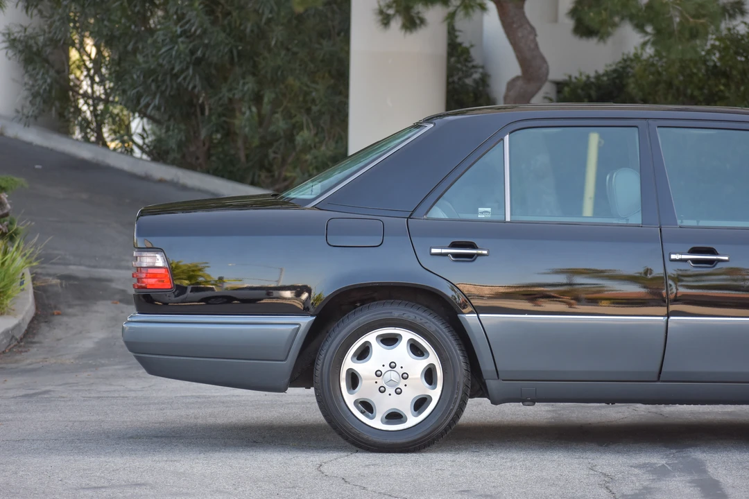 1995 Mercedes-Benz W124 E-Class - Image 16 of 31