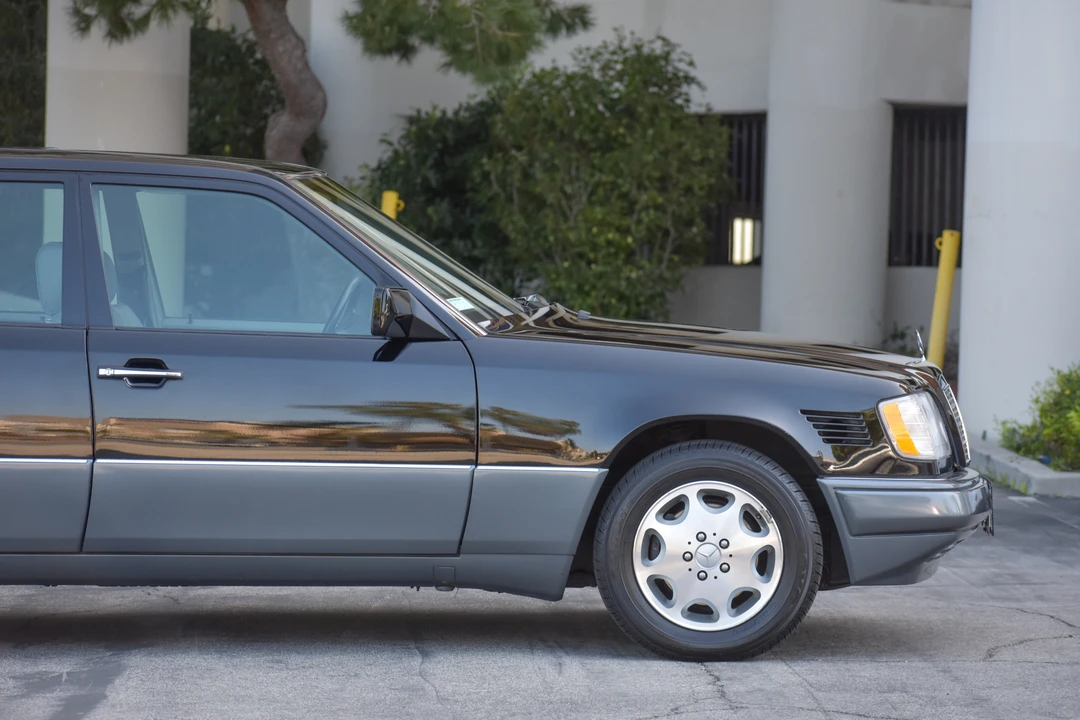 1995 Mercedes-Benz W124 E-Class - Image 17 of 31