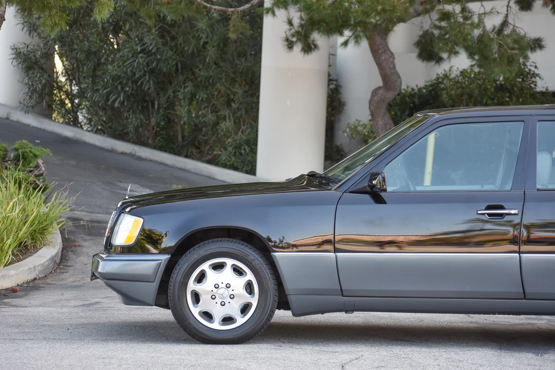 1995 Mercedes-Benz W124 E-Class - Image 14 of 31