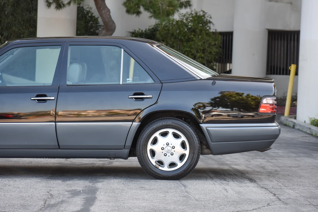 1995 Mercedes-Benz W124 E-Class - Image 15 of 31