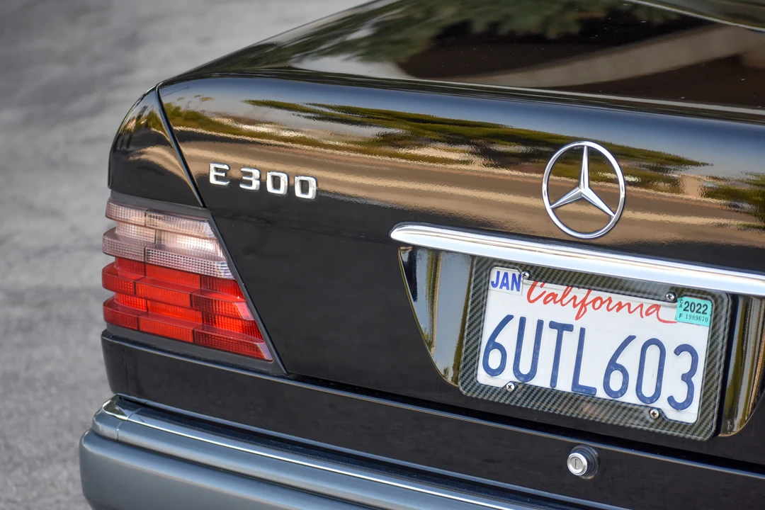 1995 Mercedes-Benz W124 E-Class - Image 29 of 31