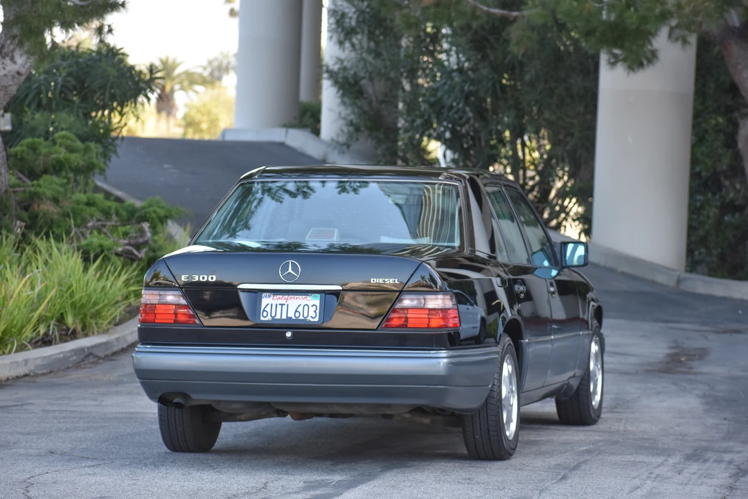 1995 Mercedes-Benz W124 E-Class - Image 10 of 31