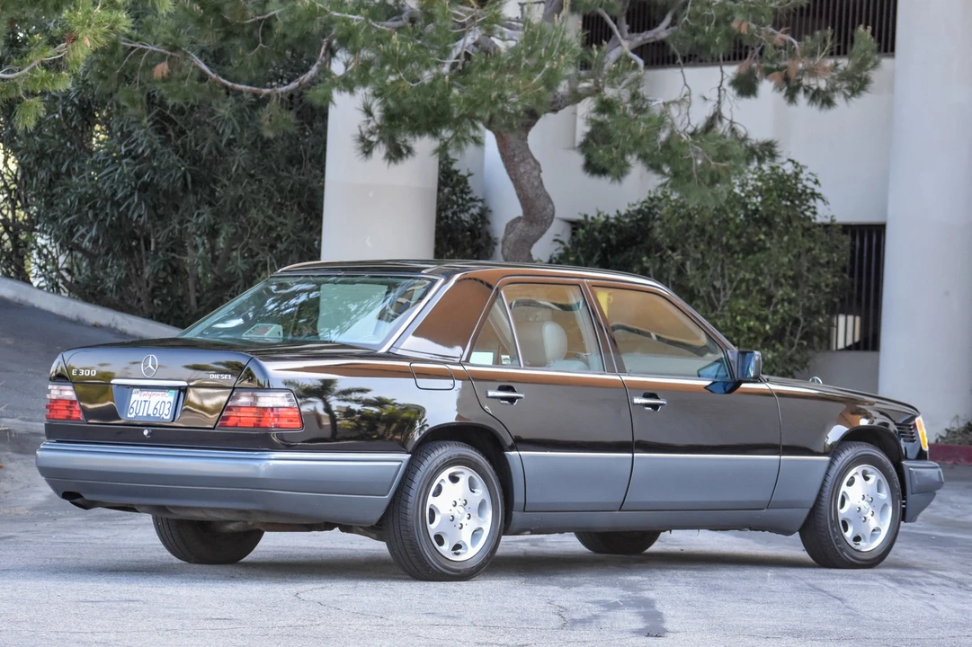 1995 Mercedes-Benz W124 E-Class - Image 12 of 31