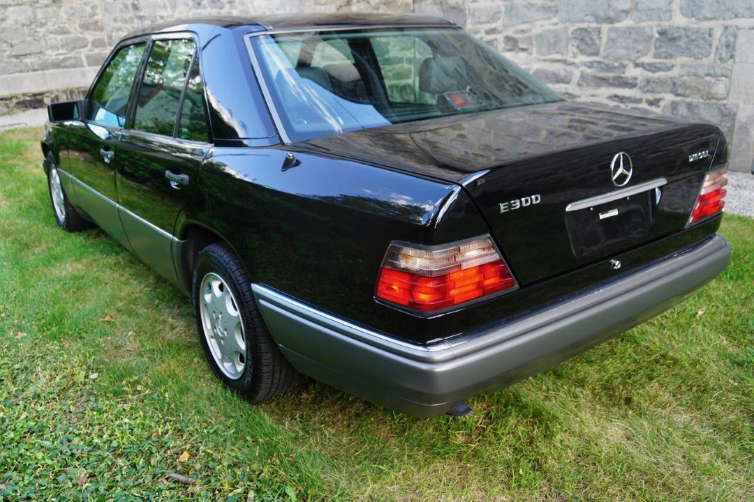 1995 Mercedes-Benz W124 E-Class - Image 3 of 31
