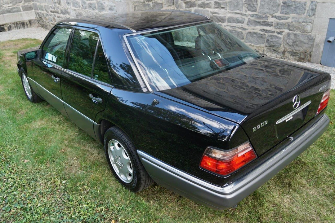 1995 Mercedes-Benz W124 E-Class - Image 4 of 31