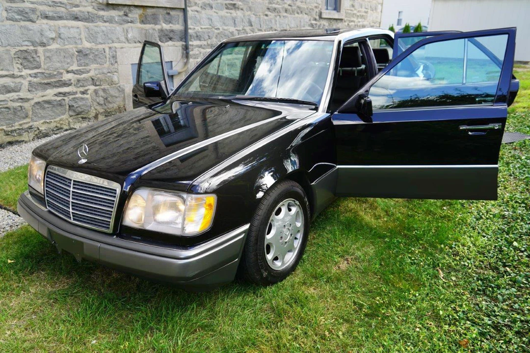 1995 Mercedes-Benz W124 E-Class - Image 11 of 31