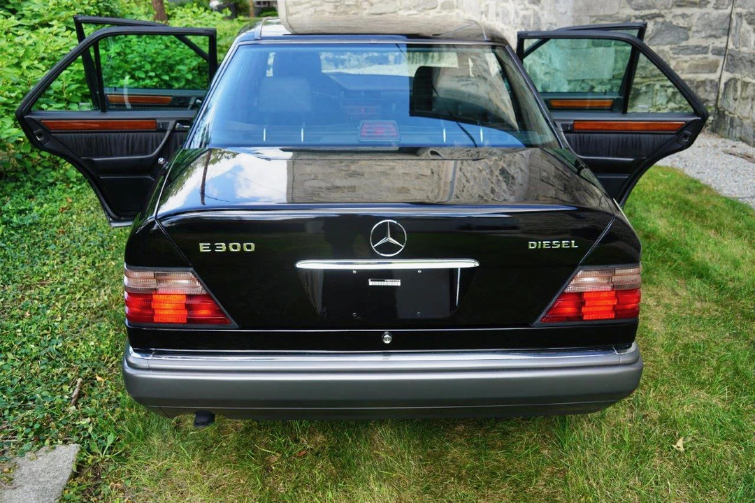1995 Mercedes-Benz W124 E-Class - Image 15 of 31