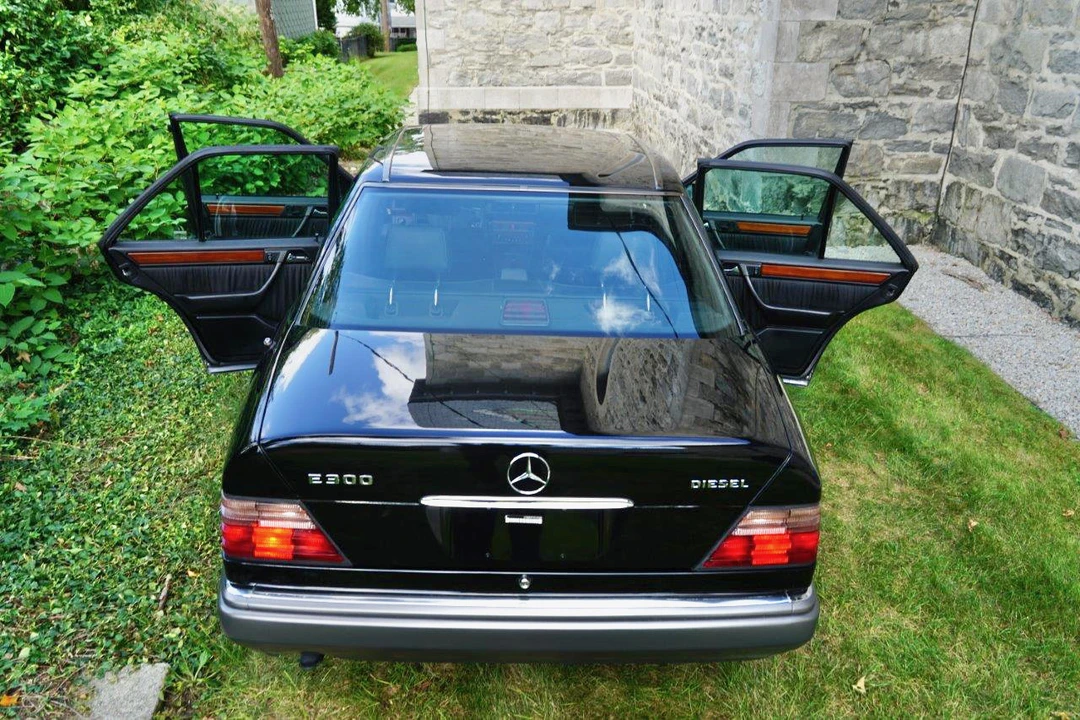 1995 Mercedes-Benz W124 E-Class - Image 14 of 31