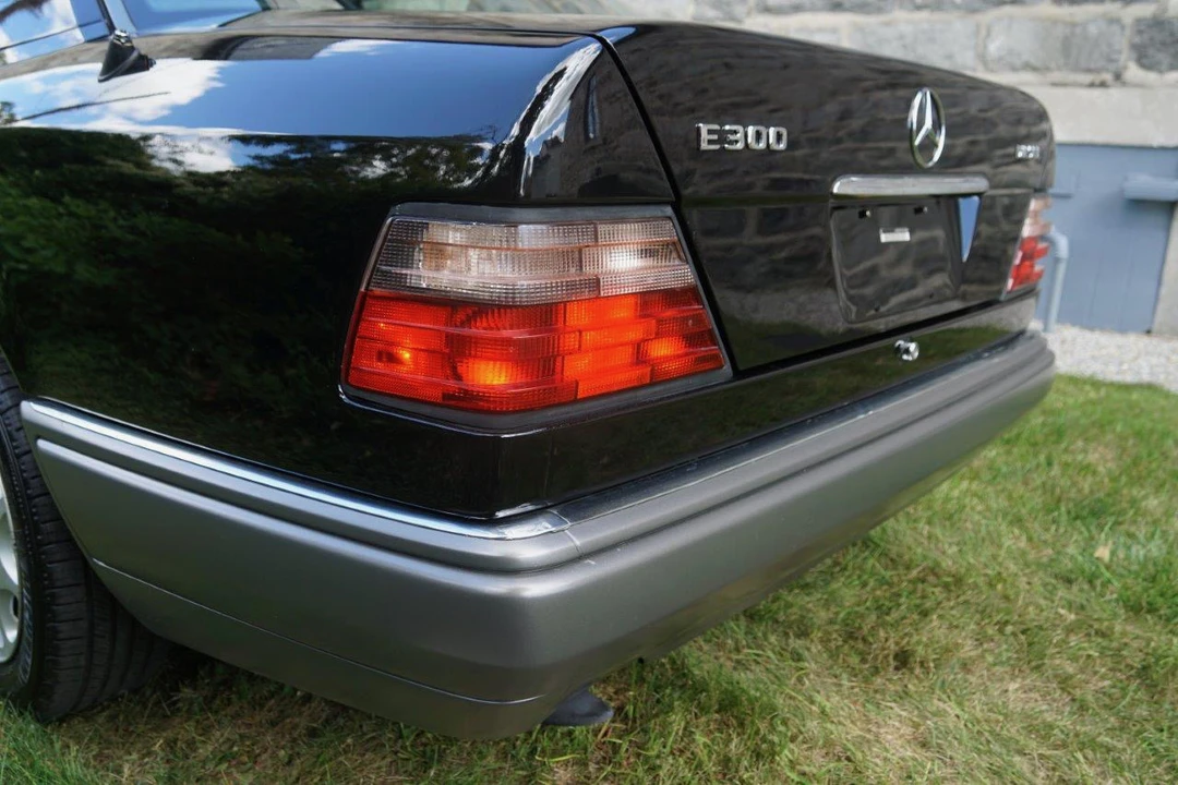 1995 Mercedes-Benz W124 E-Class - Image 29 of 31