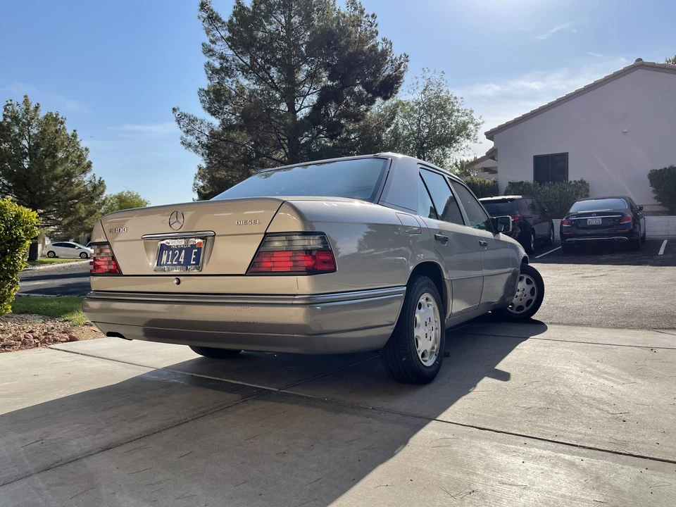 1995 Mercedes-Benz W124 E-Class - Image 10 of 31