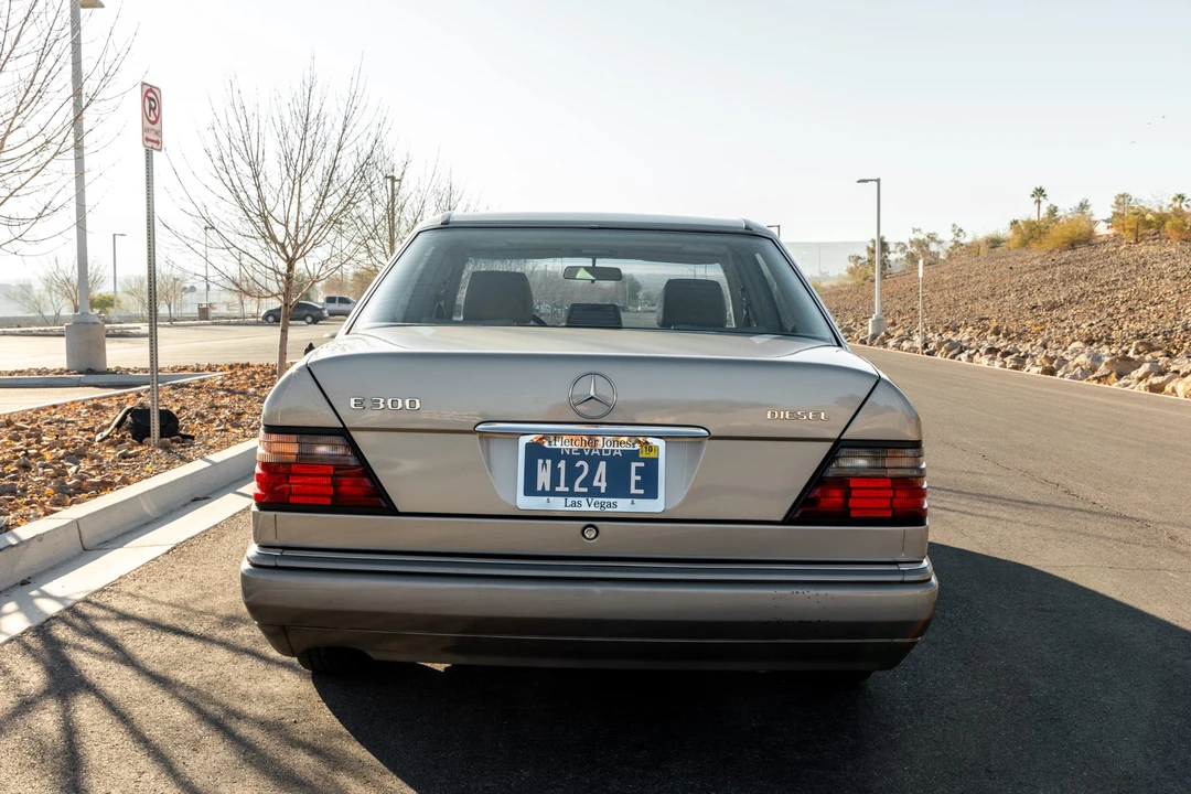 1995 Mercedes-Benz W124 E-Class - Image 8 of 31