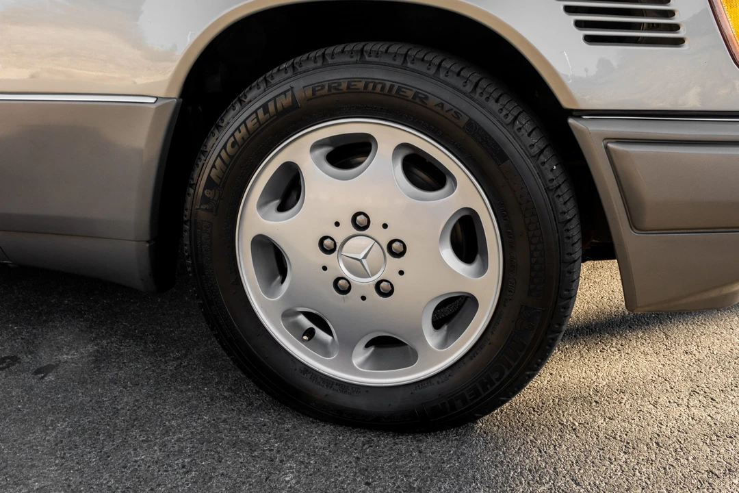 1995 Mercedes-Benz W124 E-Class - Image 27 of 31
