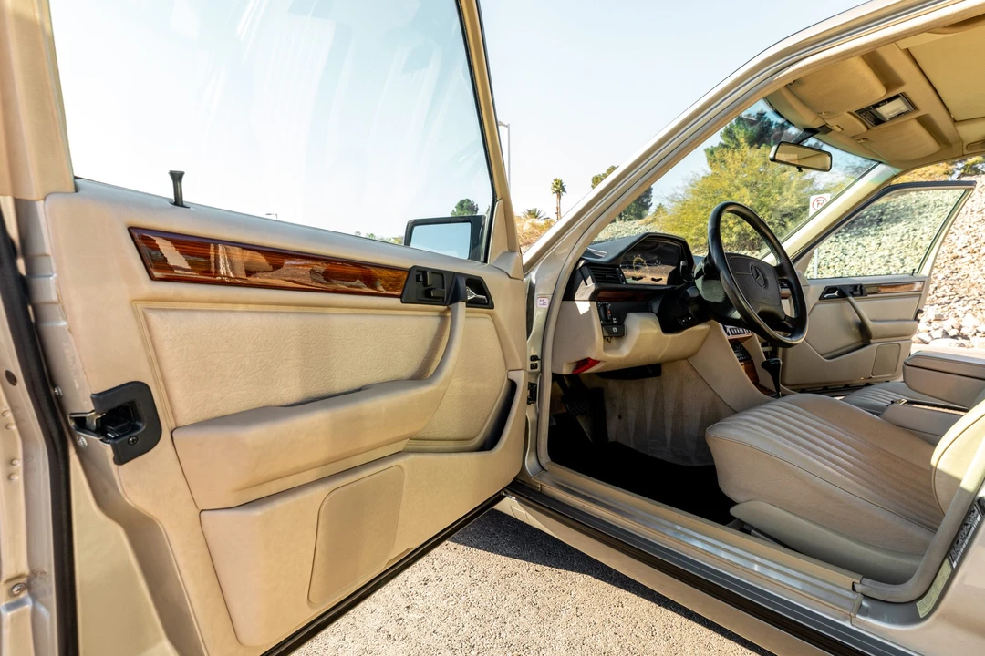 1995 Mercedes-Benz W124 E-Class - Image 30 of 31