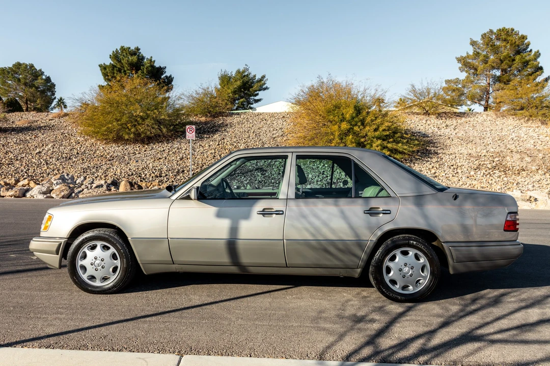 1995 Mercedes-Benz W124 E-Class - Image 6 of 31