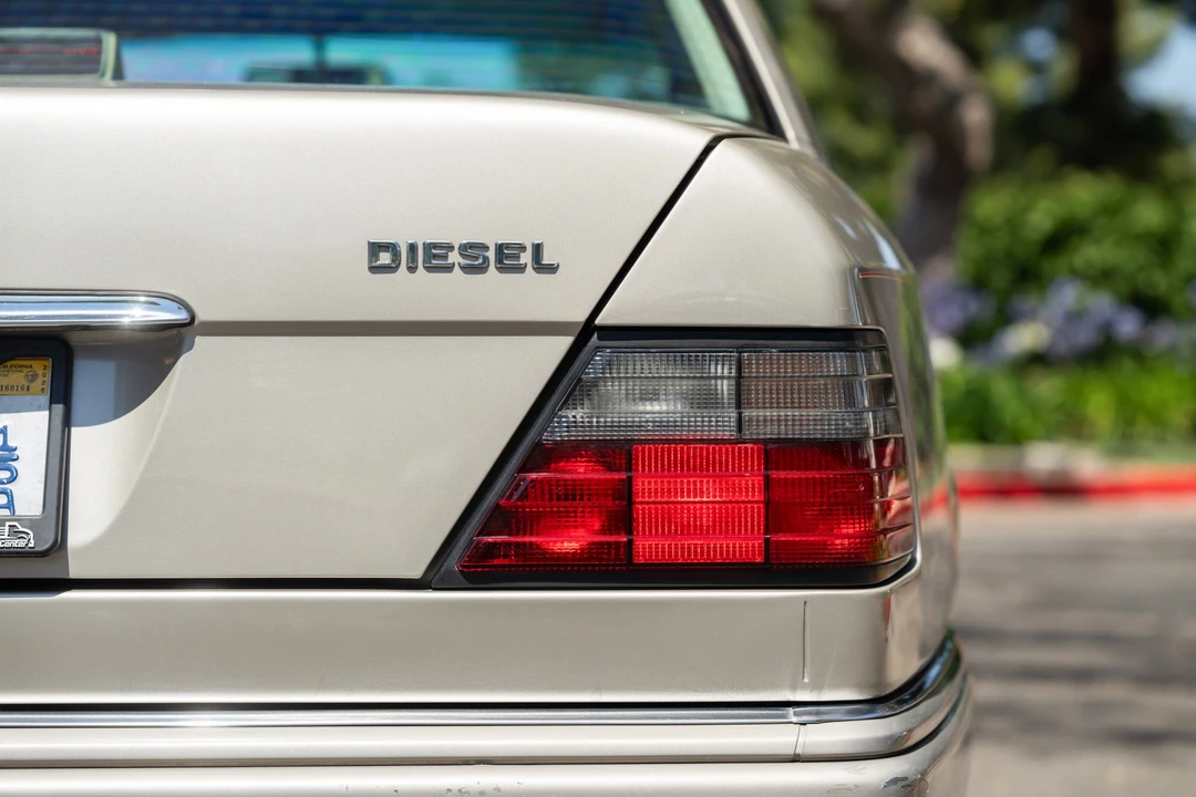 1995 Mercedes-Benz W124 E-Class - Image 19 of 31