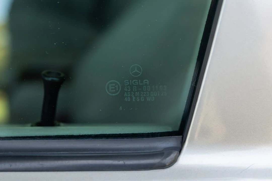 1995 Mercedes-Benz W124 E-Class - Image 24 of 31
