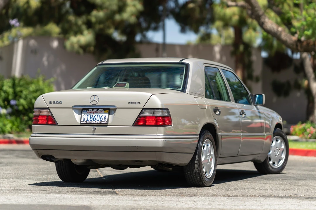 1995 Mercedes-Benz W124 E-Class - Image 6 of 31