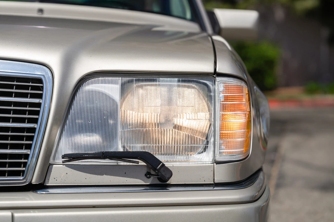 1995 Mercedes-Benz W124 E-Class - Image 17 of 31
