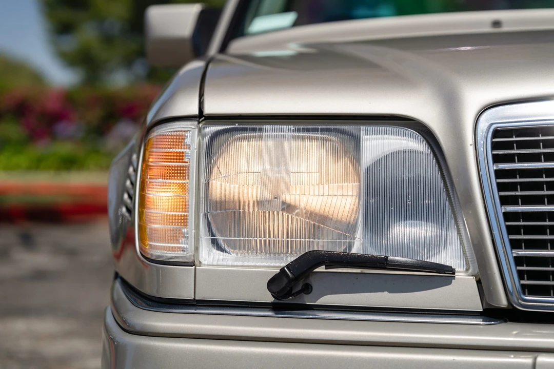 1995 Mercedes-Benz W124 E-Class - Image 16 of 31
