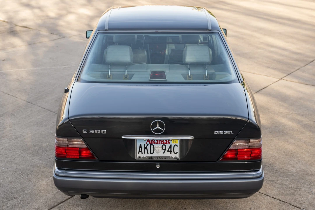 1995 Mercedes-Benz W124 E-Class - Image 14 of 31