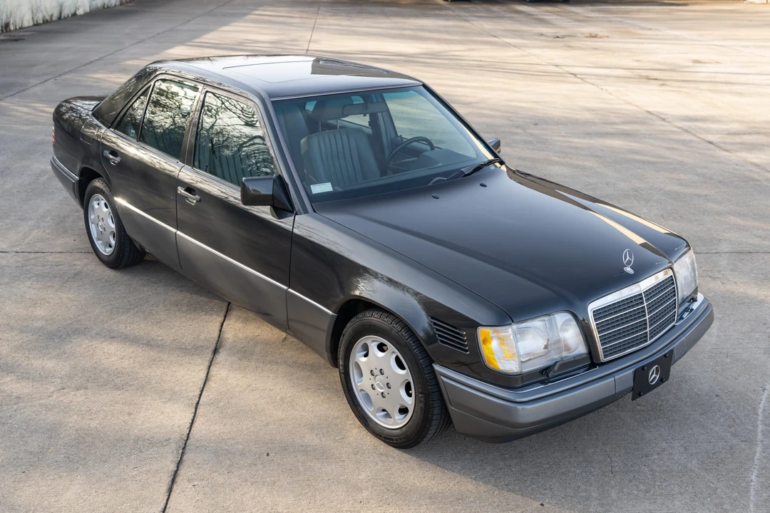 1995 Mercedes-Benz W124 E-Class - Image 2 of 31