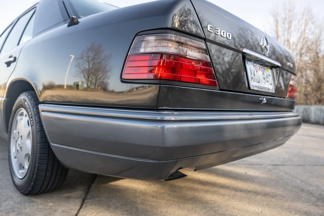 1995 Mercedes-Benz W124 E-Class - Image 28 of 31
