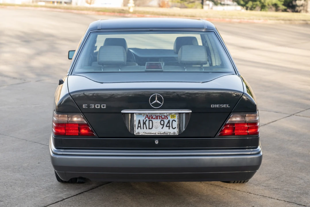 1995 Mercedes-Benz W124 E-Class - Image 13 of 31