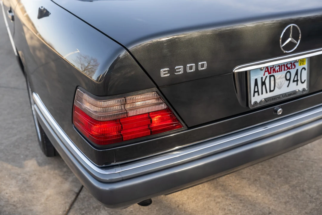 1995 Mercedes-Benz W124 E-Class - Image 29 of 31